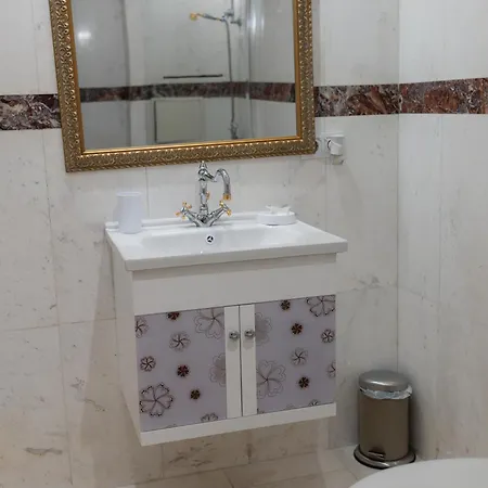 Megy's Next To Ndk Apartman