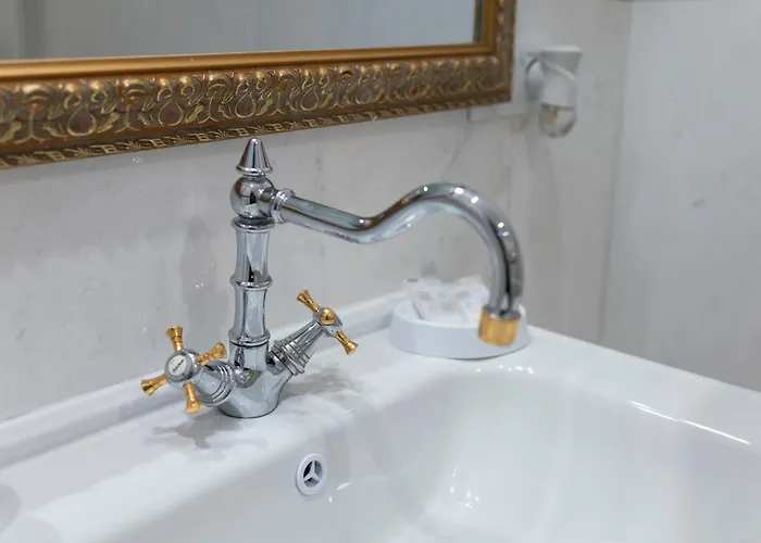 Megy's Next To Ndk アパート